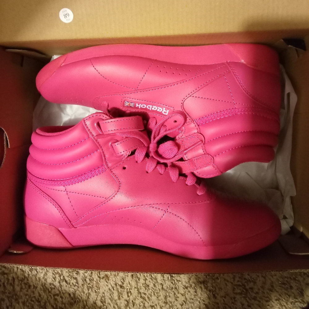 Rebook pink shoes